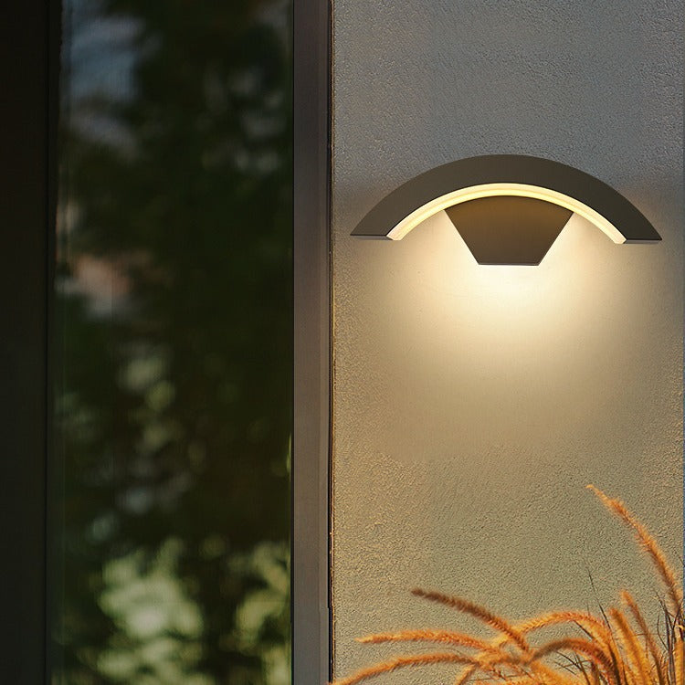 Modern Outdoor Wall Light with IP65 Waterproof LED Illumination