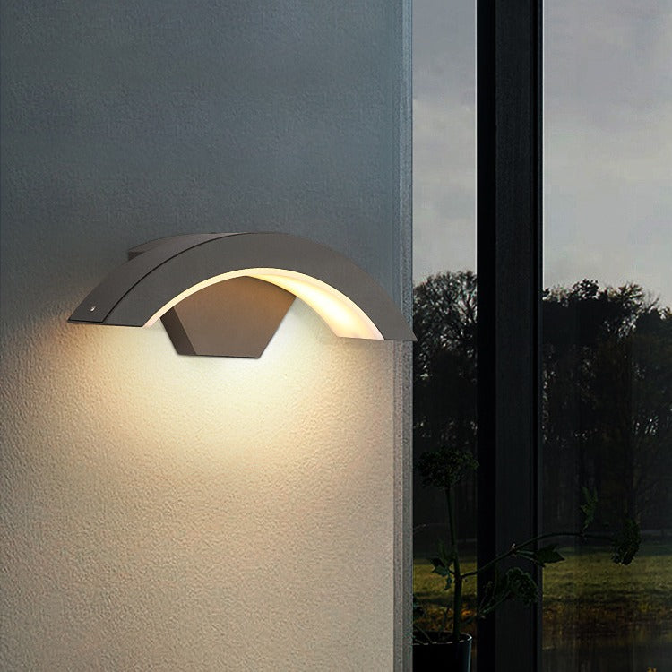 Modern Outdoor Wall Light with IP65 Waterproof LED Illumination