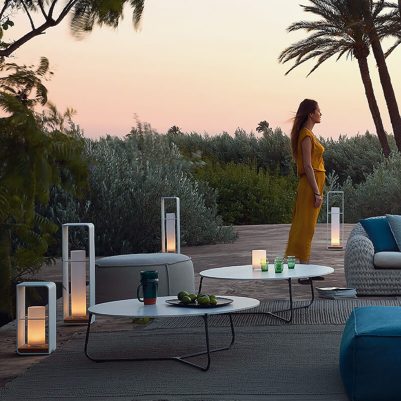Modern Square Outdoor LED Light | Waterproof Solar-Powered Lighting Fixture