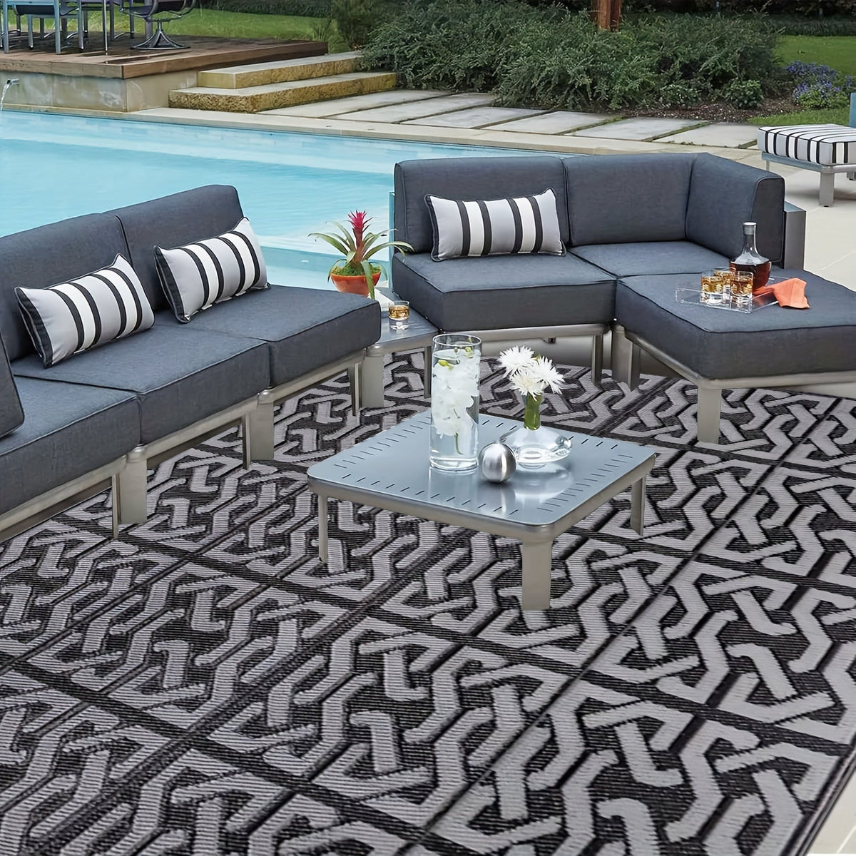 Reversible Black & Grey Modern Outdoor Patio Rug