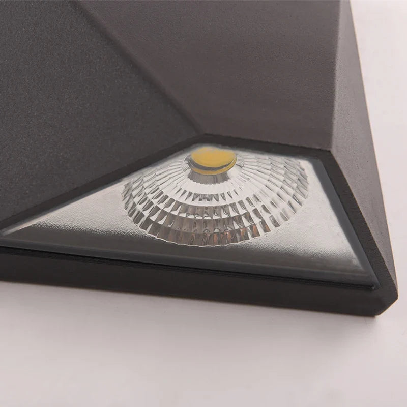 Modern Black LED Wall Light – 5W Waterproof Aluminium Outdoor Lamp for Stylish Exterior Lighting