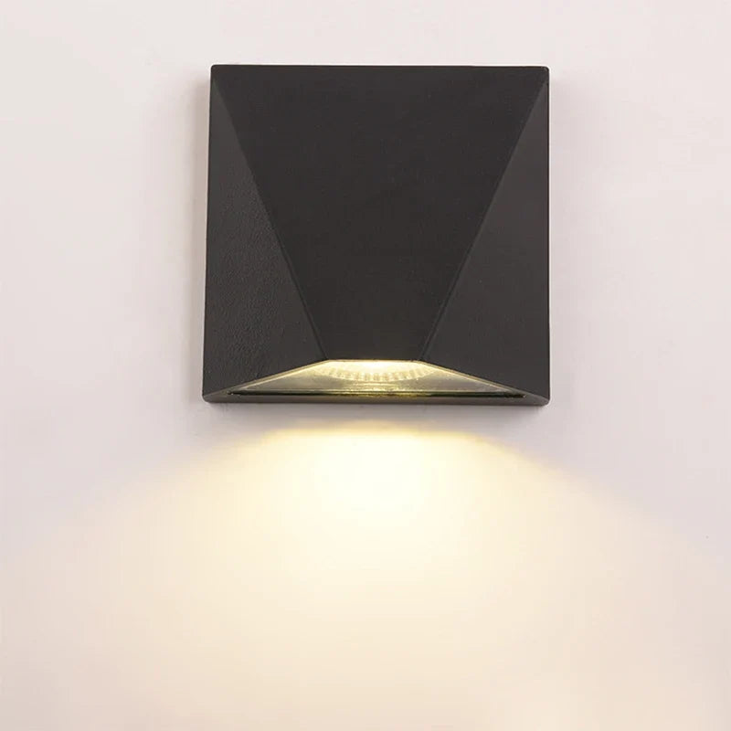 Modern Black LED Wall Light – 5W Waterproof Aluminium Outdoor Lamp for Stylish Exterior Lighting
